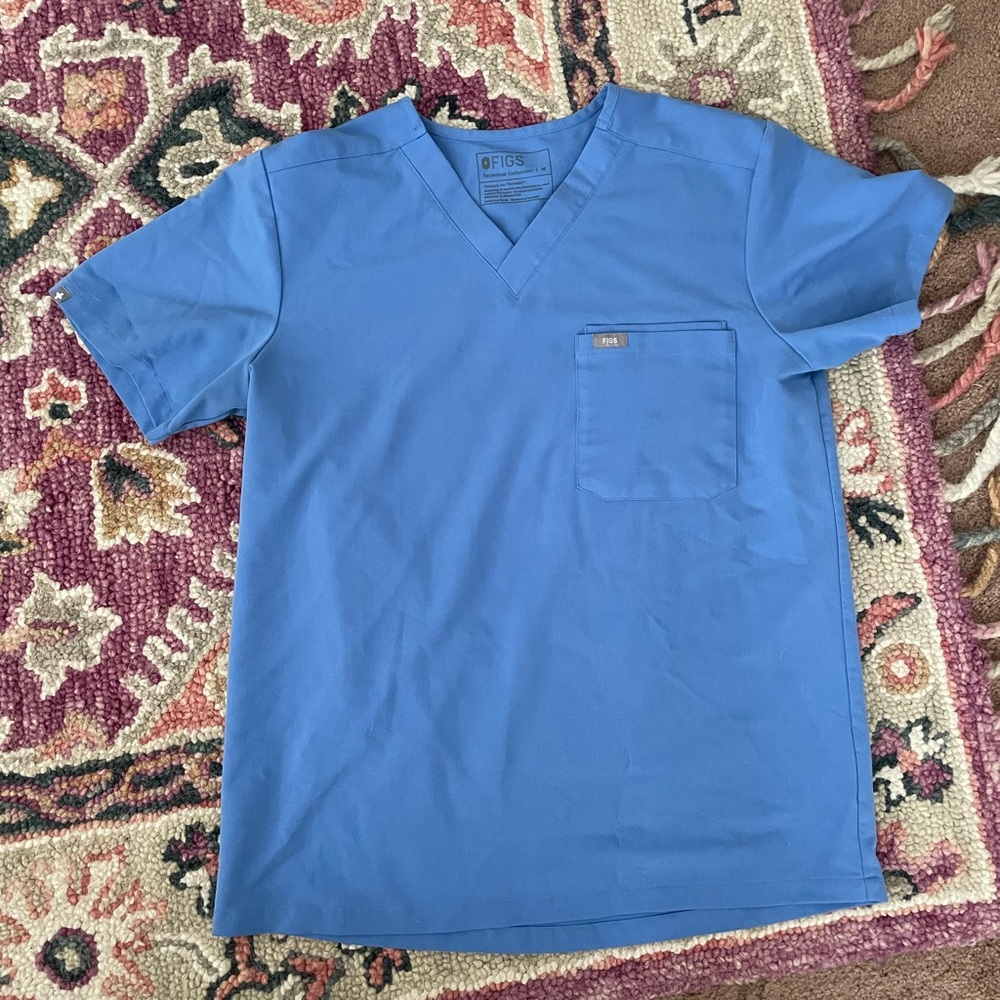Men’s Figs Leon Scrub Top. Size M.